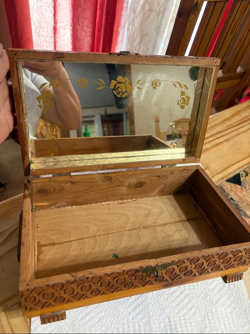 Vintage Hand-Carved Wooden Jewelry Box with Scenic Inlay - Brown & Green